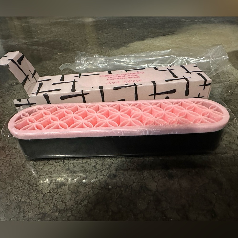 Sold Brush organizer - Picture 4 of 5